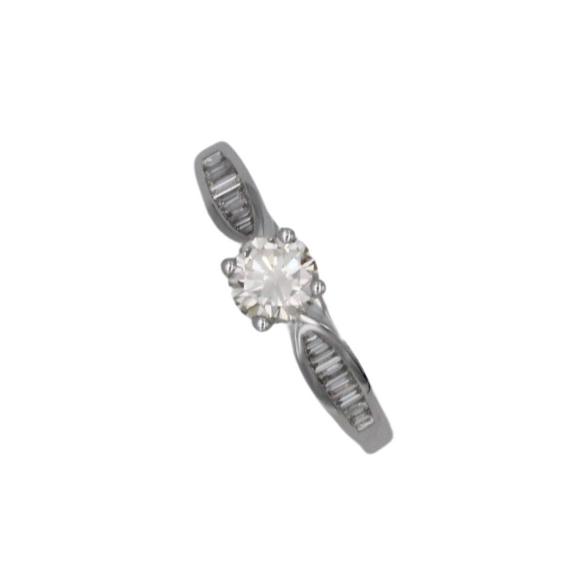 03_IHRSCHMUCK_Solitär Verlobungsring Vorsteckring, 750er Weißgold, Brillant round cut und Diamanten Seitlich