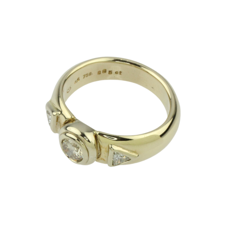 750er Gelbgoldring mit Dreieckdiamanten und champagner farbigem Brillant